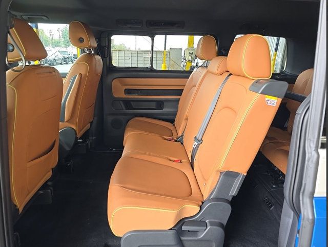 2025 Volkswagen ID. Buzz Pro S RWD w/Two-Tone - 23092130 - 5