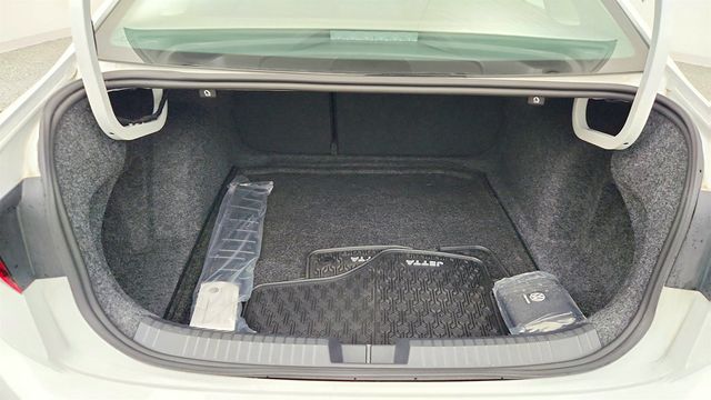 2025 Volkswagen Jetta S Automatic w/ Turbocharged Engine & LED Headlights - 22996851 - 20