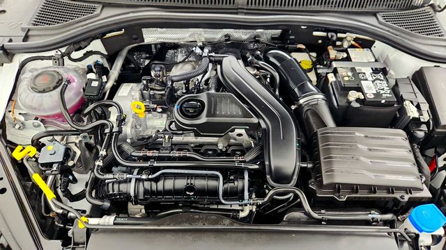 2025 Volkswagen Jetta S Automatic w/ Turbocharged Engine & LED Headlights - 22996851 - 25