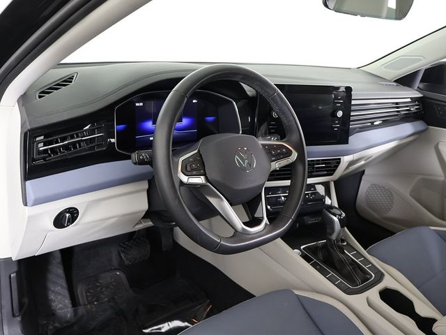2025 Volkswagen Jetta SE Automatic - 22957702 - 26