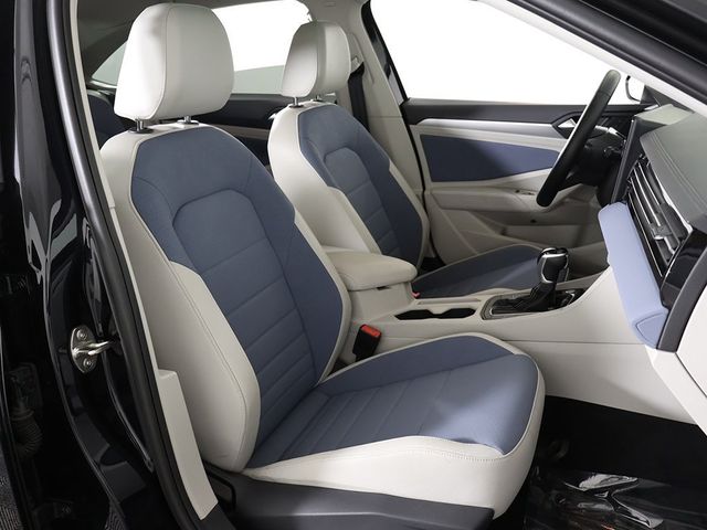 2025 Volkswagen Jetta SE Automatic - 22957702 - 29