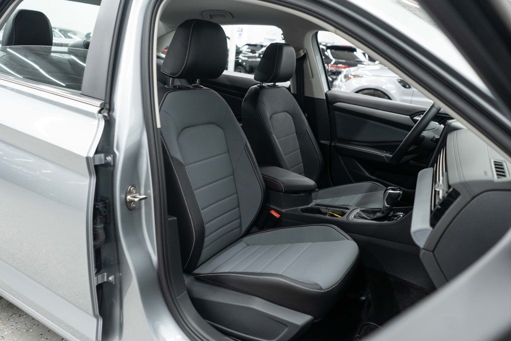 Volkswagen Jetta photo 11