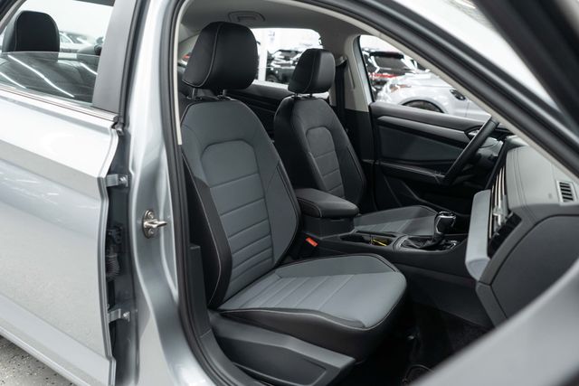 2025 Volkswagen Jetta SE Automatic - 23086860 - 10