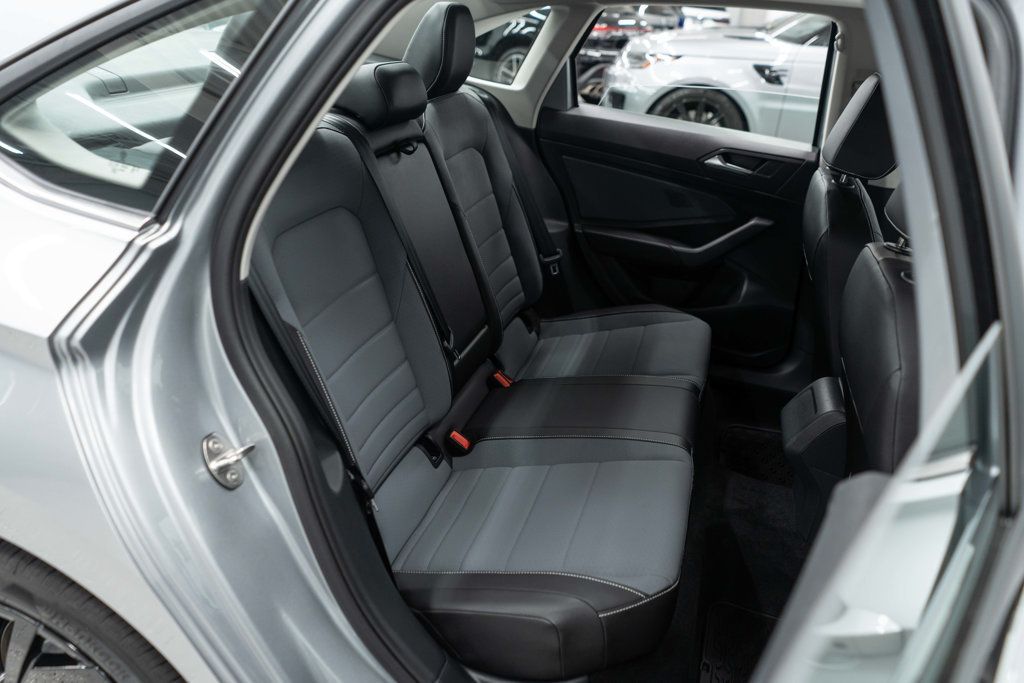 Volkswagen Jetta photo 12