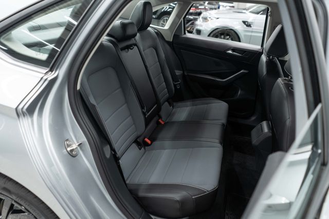 2025 Volkswagen Jetta SE Automatic - 23086860 - 11