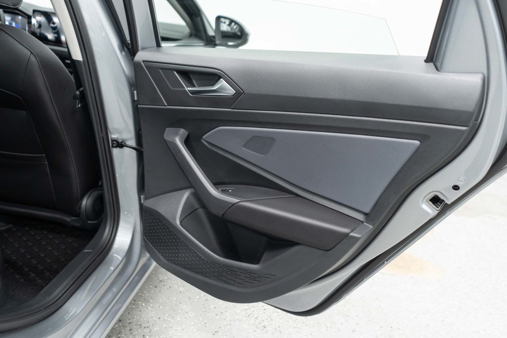Volkswagen Jetta photo 26