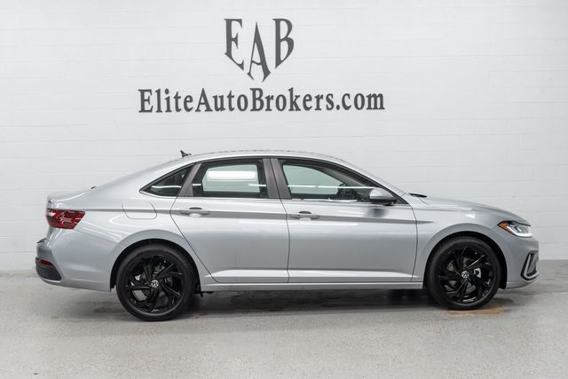 2025 Volkswagen Jetta SE Automatic - 23086860 - 4