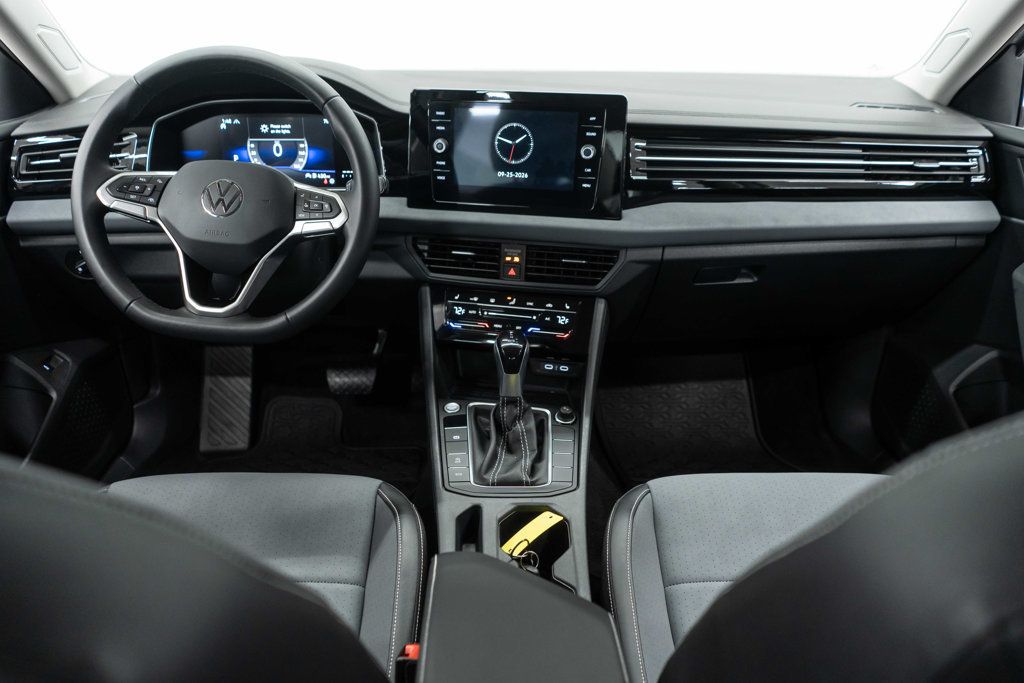 Volkswagen Jetta photo 9