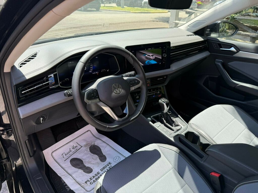2025 Volkswagen Jetta SE photo 2