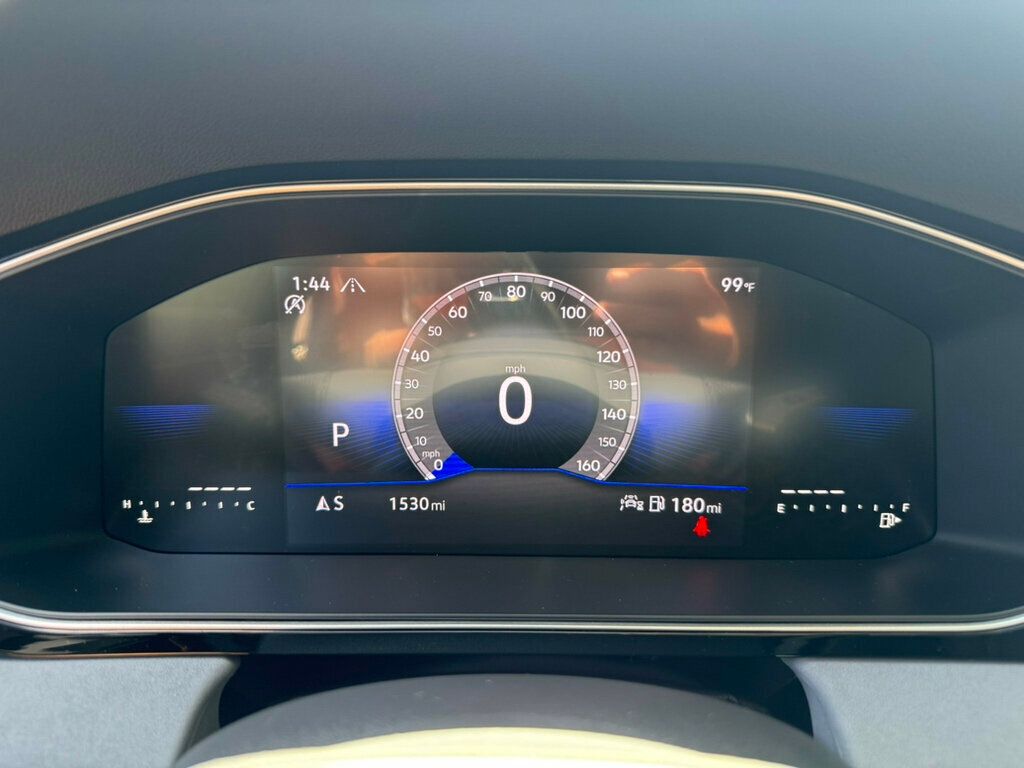 2025 Volkswagen Jetta SE photo 3