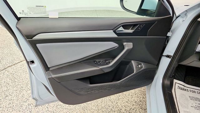 2025 Volkswagen Jetta SE Automatic w/ Panoramic Sunroof Package - 23029871 - 10