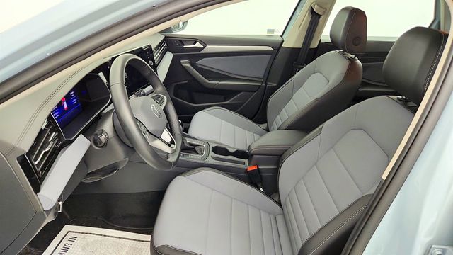 2025 Volkswagen Jetta SE Automatic w/ Panoramic Sunroof Package - 23029871 - 18