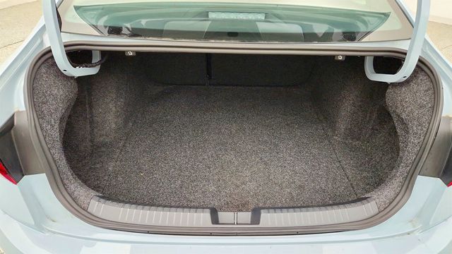 2025 Volkswagen Jetta SE Automatic w/ Panoramic Sunroof Package - 23029871 - 20