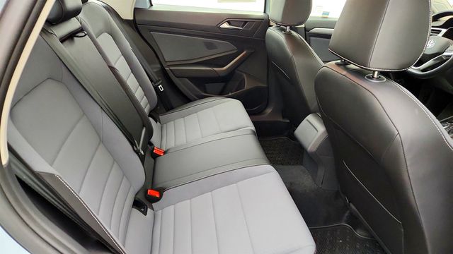 2025 Volkswagen Jetta SE Automatic w/ Panoramic Sunroof Package - 23029871 - 21