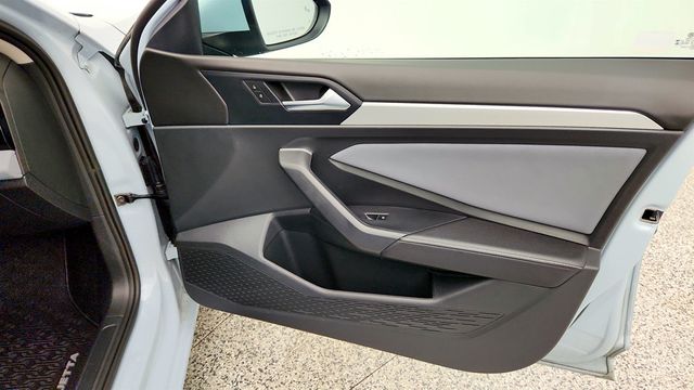 2025 Volkswagen Jetta SE Automatic w/ Panoramic Sunroof Package - 23029871 - 24