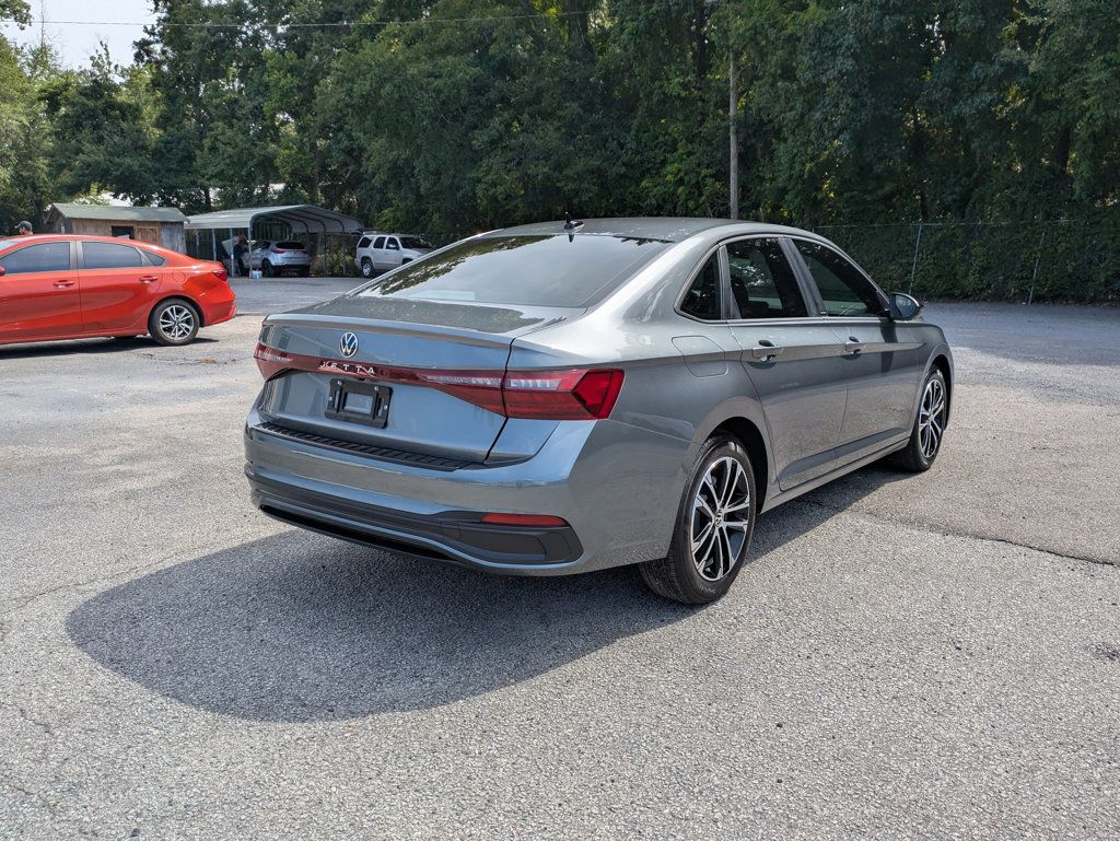 2025 Volkswagen Jetta Sport photo 2