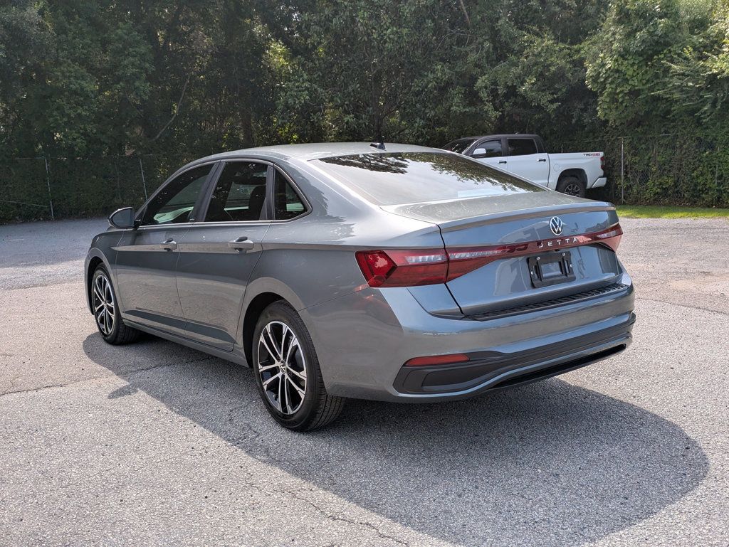 2025 Volkswagen Jetta Sport photo 4