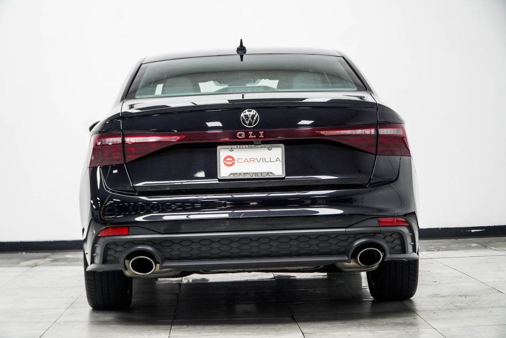Volkswagen Jetta GLI photo 11