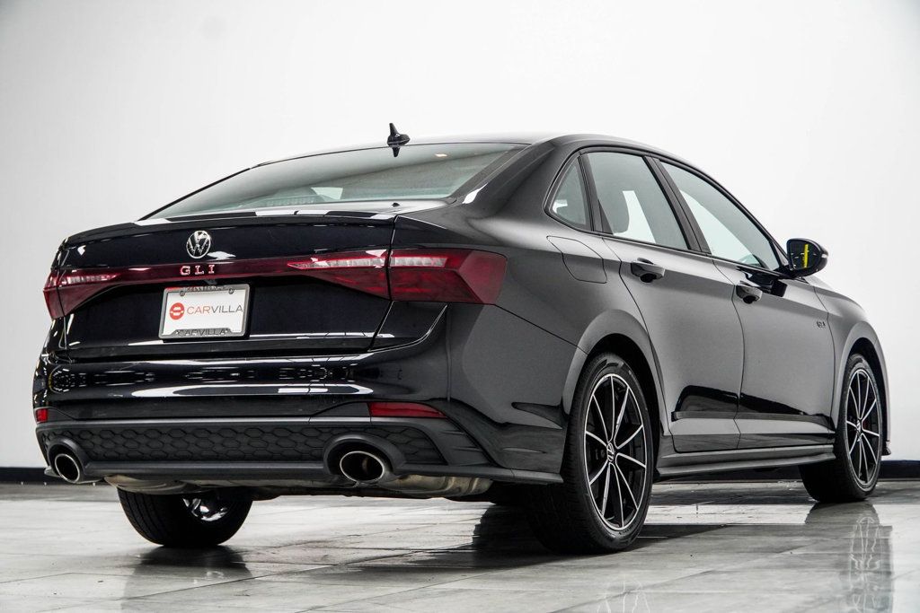 Volkswagen Jetta GLI photo 12