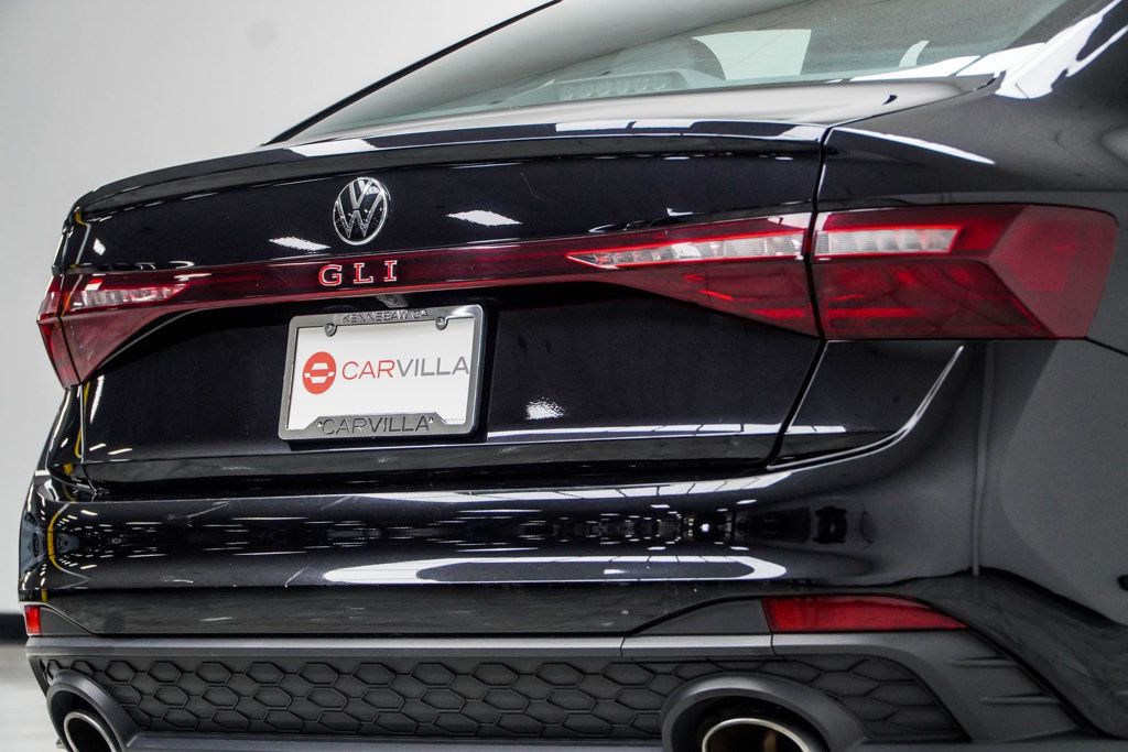 Volkswagen Jetta GLI photo 13