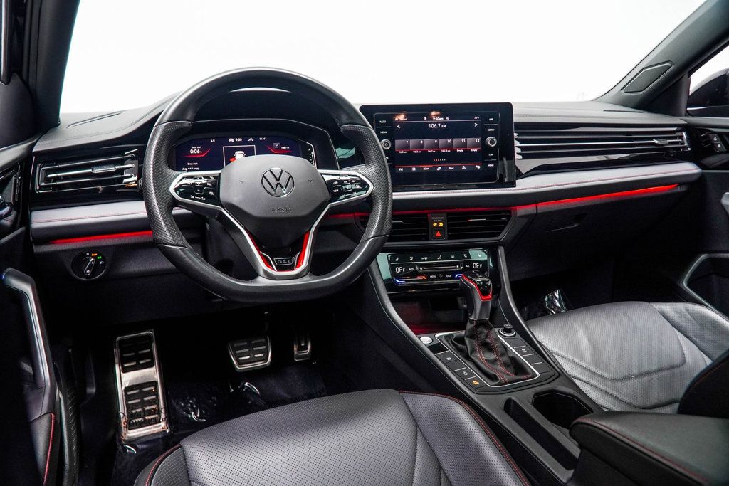 Volkswagen Jetta GLI photo 14