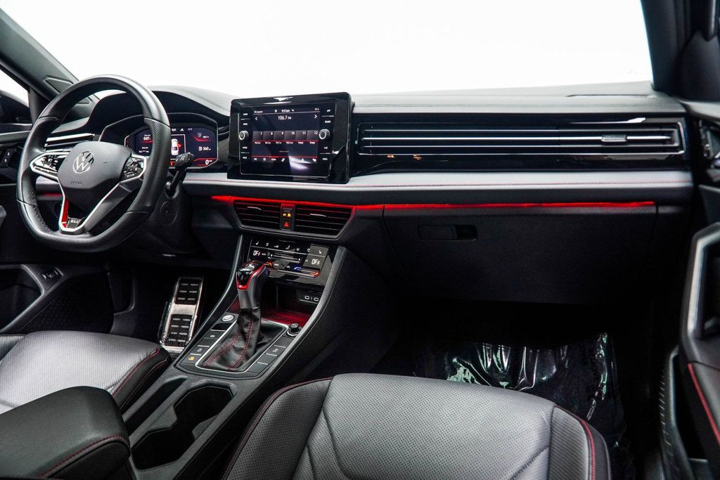 Volkswagen Jetta GLI photo 17