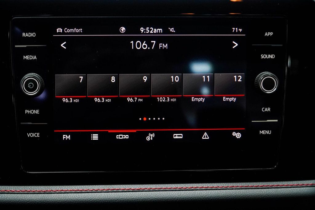 Volkswagen Jetta GLI photo 23