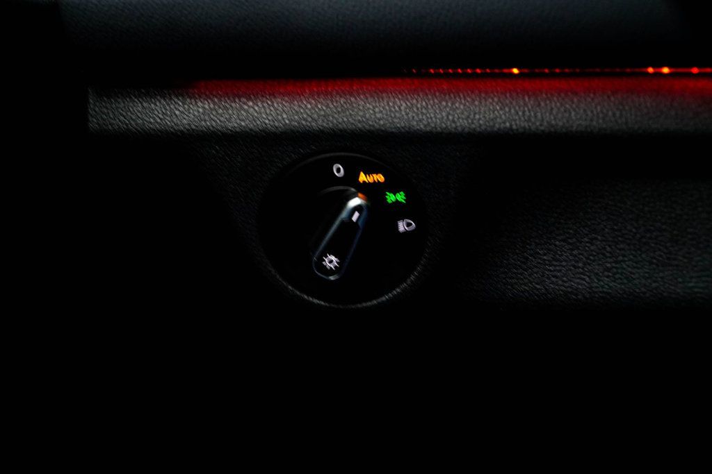 Volkswagen Jetta GLI photo 28
