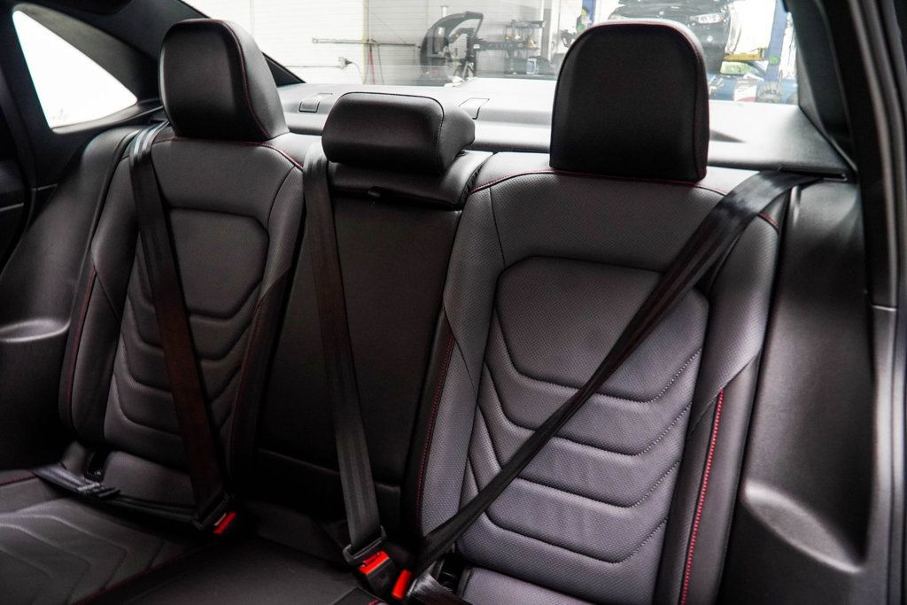 Volkswagen Jetta GLI photo 38