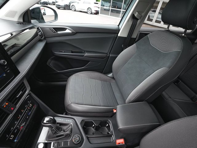 2025 Volkswagen Taos 1.5T SE Black - 23076320 - 32