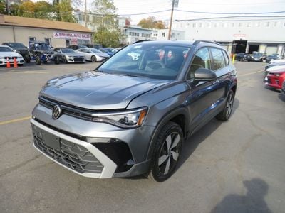 2025 Volkswagen Taos