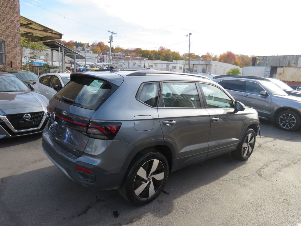 2025 Volkswagen Taos S photo 4