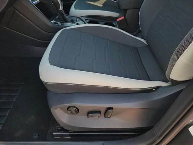 2025 Volkswagen Taos SE 4MOTION - 22915283 - 4