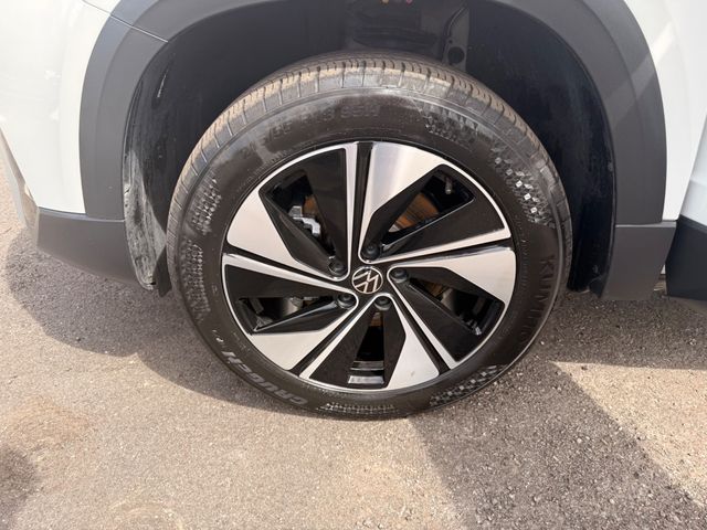 2025 Volkswagen Taos SE 4MOTION - 23024452 - 10