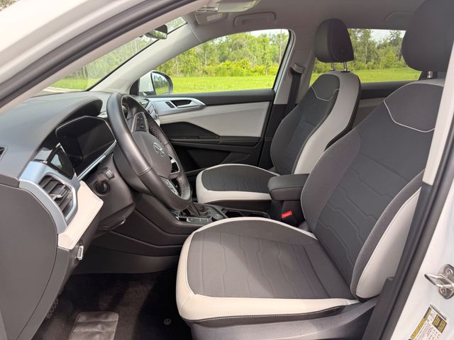 2025 Volkswagen Taos SE 4MOTION - 23024452 - 5