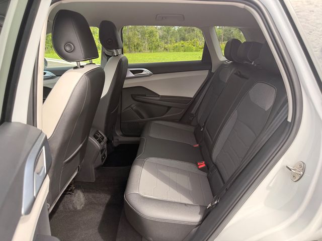 2025 Volkswagen Taos SE 4MOTION - 23024452 - 6