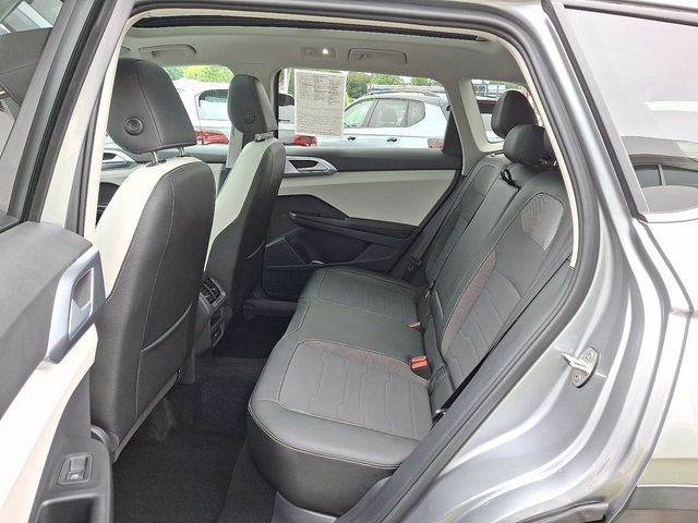 2025 Volkswagen Taos SE 4MOTION - 22900586 - 9