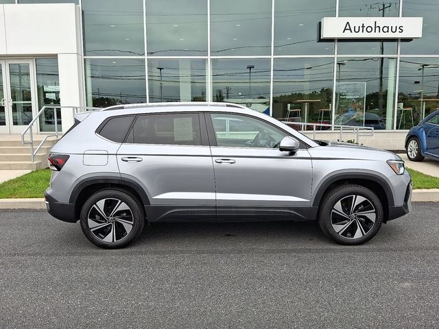 2025 Volkswagen Taos SE 4MOTION - 22900586 - 6