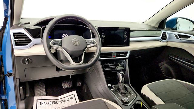 2025 Volkswagen Taos SE 4MOTION - 22978362 - 11