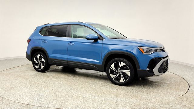 2025 Volkswagen Taos SE 4MOTION - 22978362 - 2