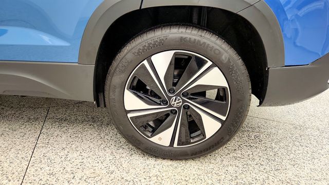 2025 Volkswagen Taos SE 4MOTION - 22978362 - 8