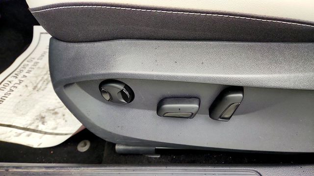 2025 Volkswagen Taos SE 4MOTION - 23030484 - 9