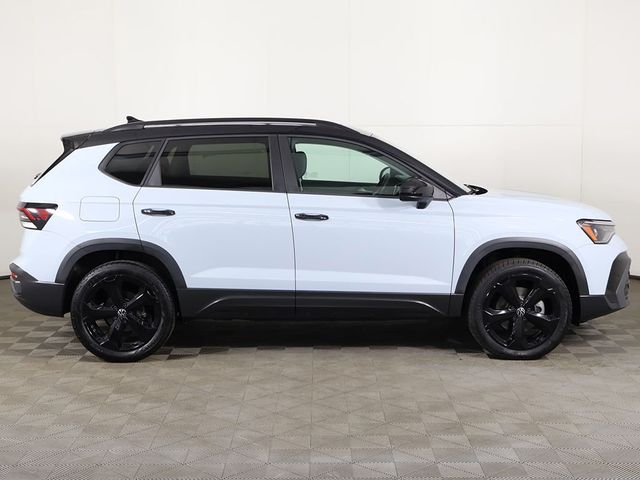 2025 Volkswagen Taos SE Black 4MOTION - 23053910 - 19