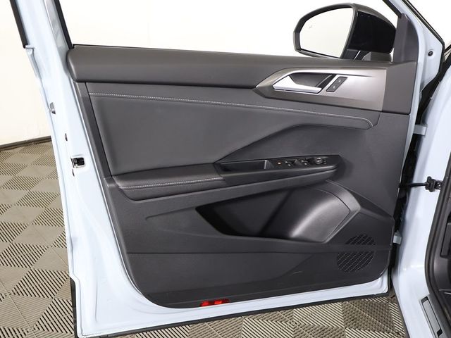 2025 Volkswagen Taos SE Black 4MOTION - 23053910 - 24