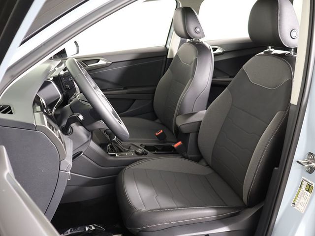 2025 Volkswagen Taos SE Black 4MOTION - 23053910 - 30