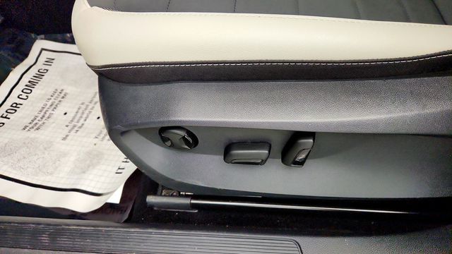 2025 Volkswagen Taos SE FWD - 23087364 - 10