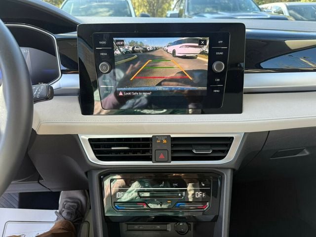 2025 Volkswagen Taos SE FWD - 22955819 - 5