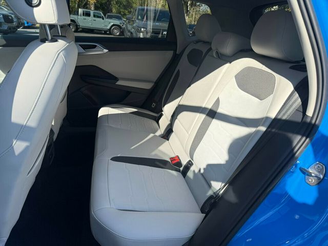 2025 Volkswagen Taos SE FWD - 22955819 - 6