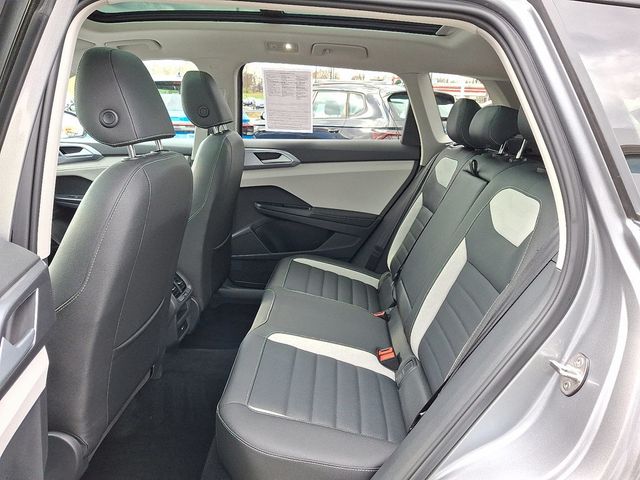 2025 Volkswagen Taos SEL 4MOTION - 22945896 - 9