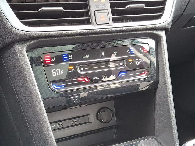 2025 Volkswagen Taos SEL 4MOTION - 22945896 - 16